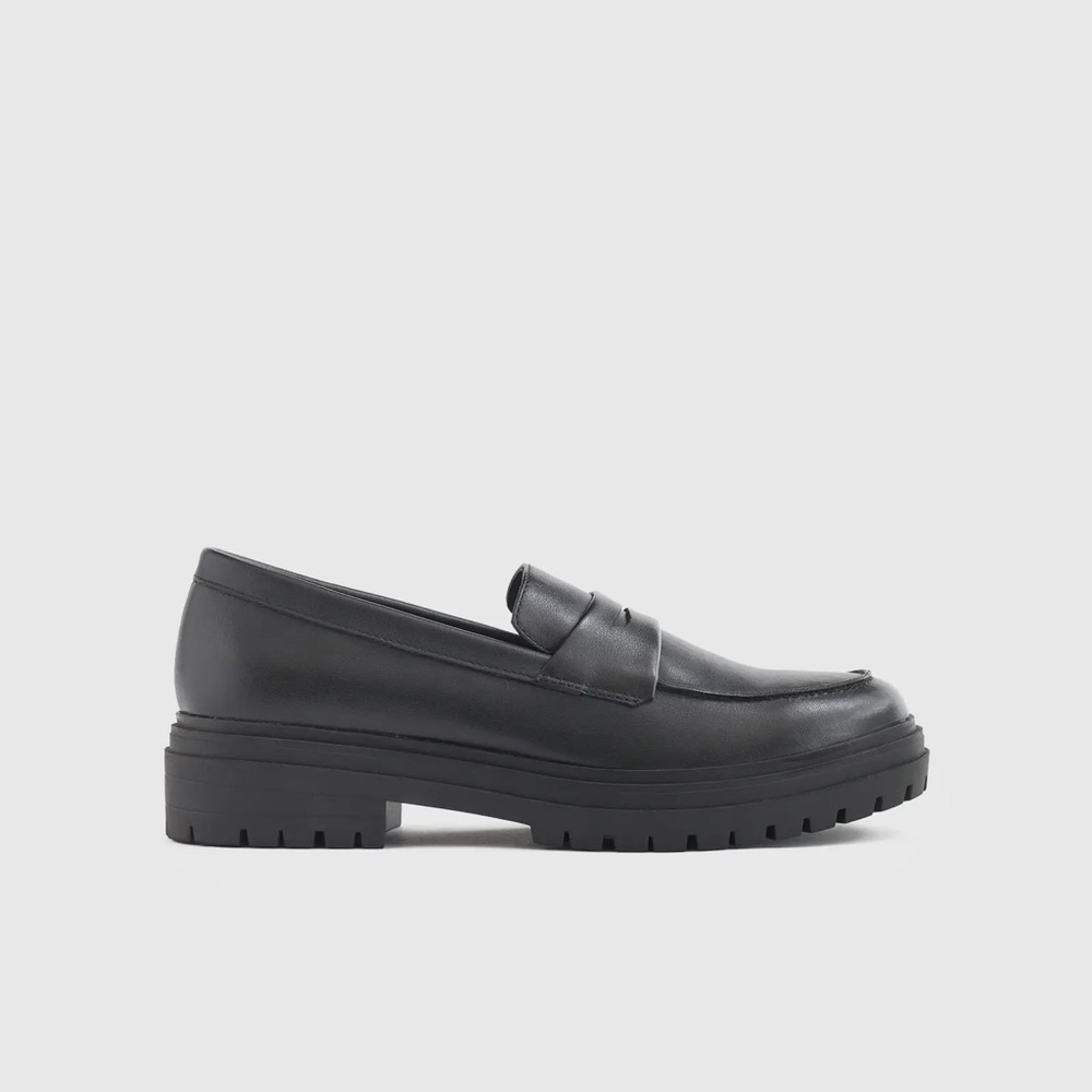 Quince Women's Italian Leather Lug Sole
Loafer/ Black / Size 7 /  NEW IN BOX